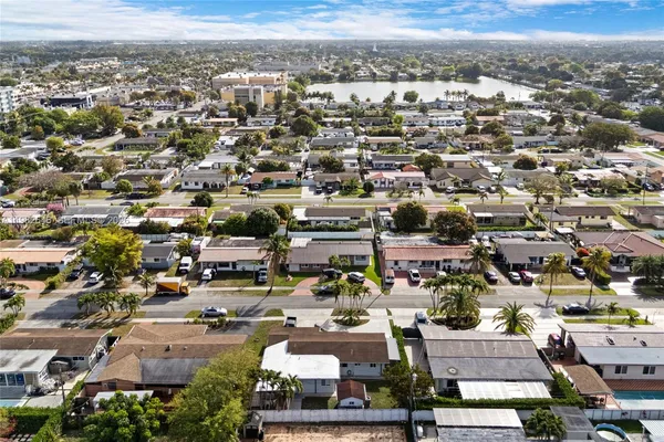 $750,000 | 4660 West 9th Avenue, Hialeah, FL 33012