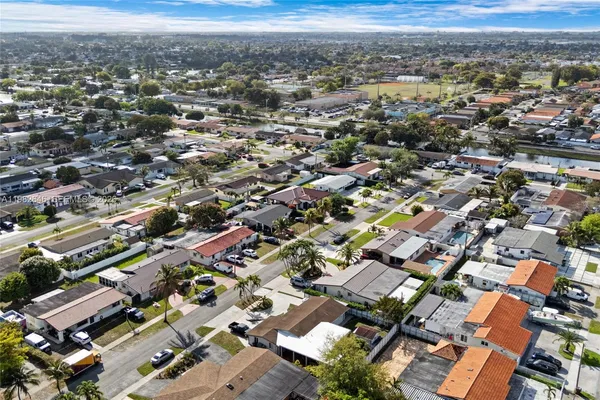 $750,000 | 4660 West 9th Avenue, Hialeah, FL 33012