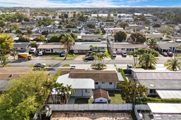 $750,000 | 4660 West 9th Avenue, Hialeah, FL 33012