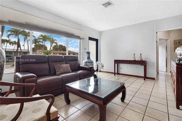 $750,000 | 4660 West 9th Avenue, Hialeah, FL 33012