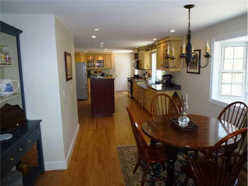 29 Broad Cove Road Cape Elizabeth, ME 04107 - Photo 6 of 17 Kitchen.