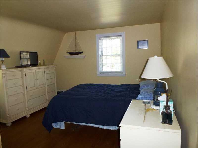 29 Broad Cove Road Cape Elizabeth, ME 04107 - Photo 10 of 17 Bedroom.