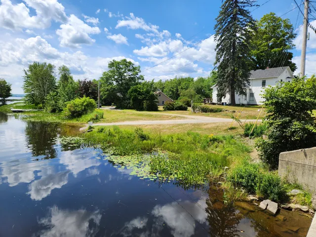 $355,000 | 217 Waldoboro Road, Jefferson, ME 04348