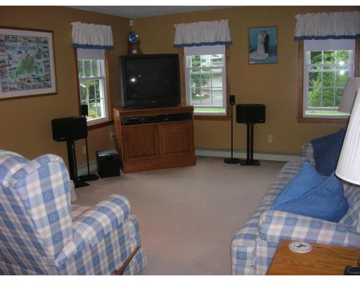 65 Newcombs Mill Road Kingston, MA 02364 - Photo 4 of 16 Gallery Image 4
