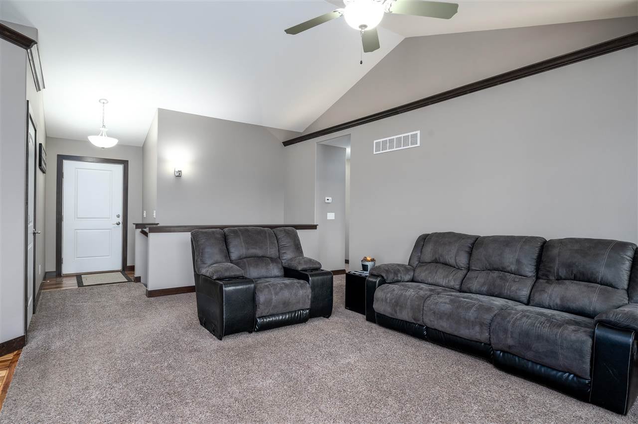 5319 Ruhd Street Southwest Cedar Rapids, IA 52404 - Photo 4 of 28 Gallery Image 4