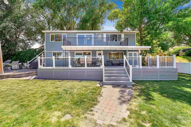 $1,350,000 | 44 Bell Rapids Road, Hagerman, ID 83332