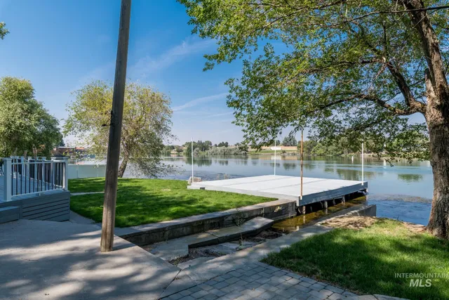 $1,350,000 | 44 Bell Rapids Road, Hagerman, ID 83332