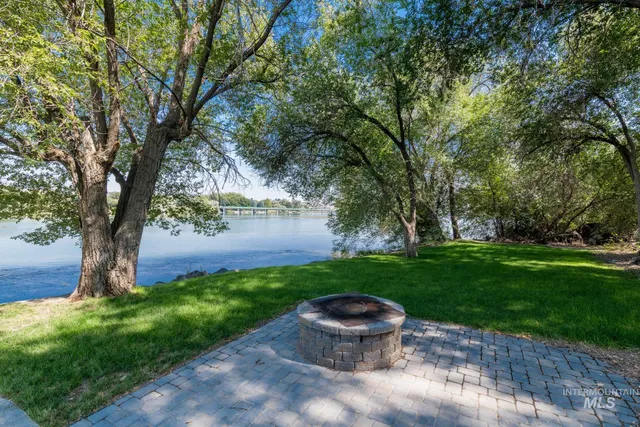 $1,350,000 | 44 Bell Rapids Road, Hagerman, ID 83332