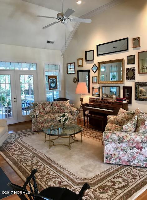 4213 Cravens Point Road Wilmington, NC 28409 - Photo 4 of 10 FullSizeRender (28)