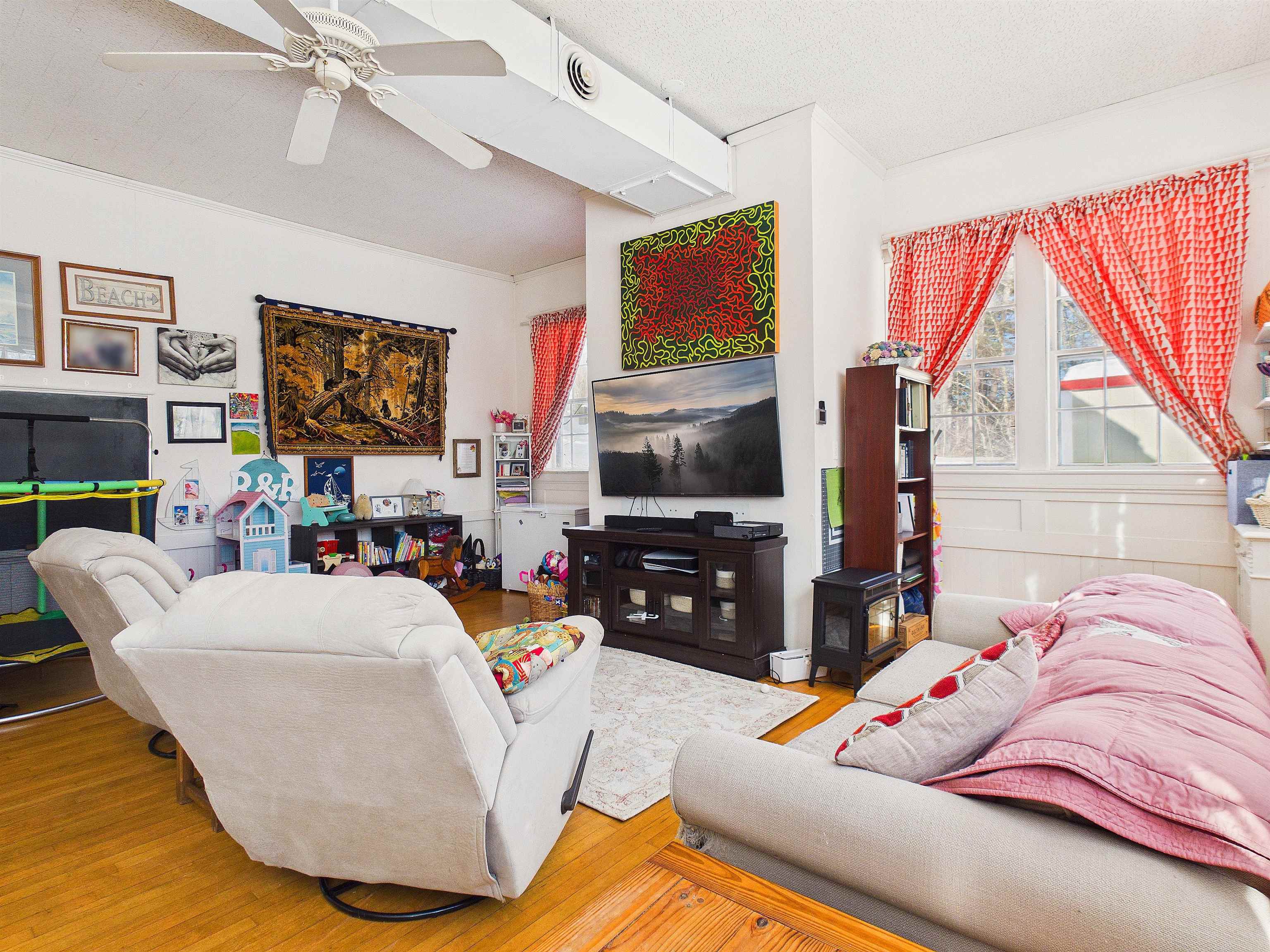 121 Howe Hill Road Pomfret, VT 05053 - Photo 12 of 32