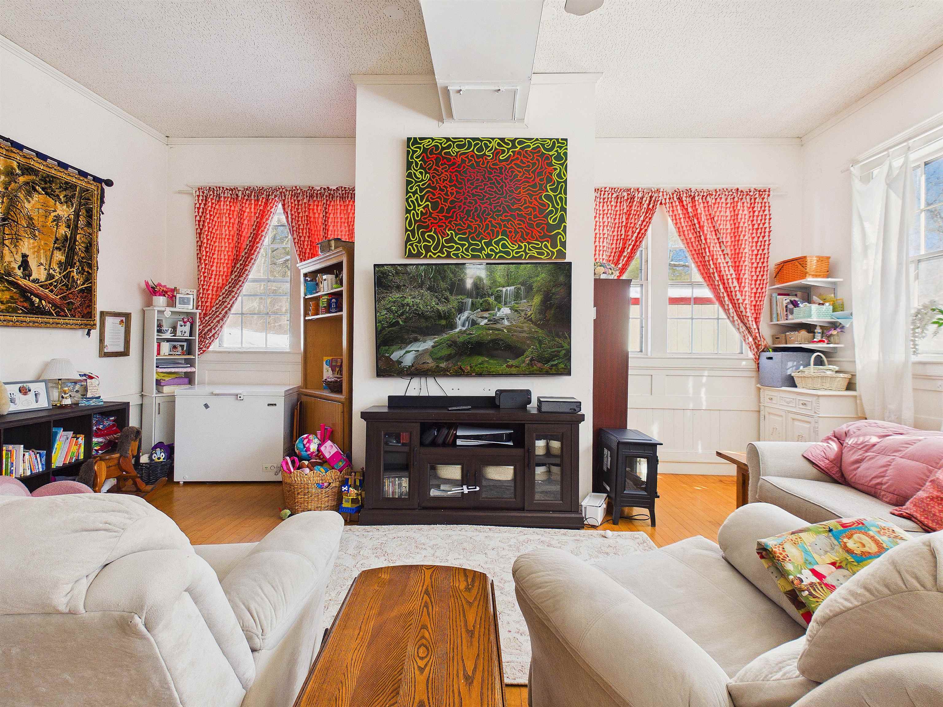 121 Howe Hill Road Pomfret, VT 05053 - Photo 13 of 32