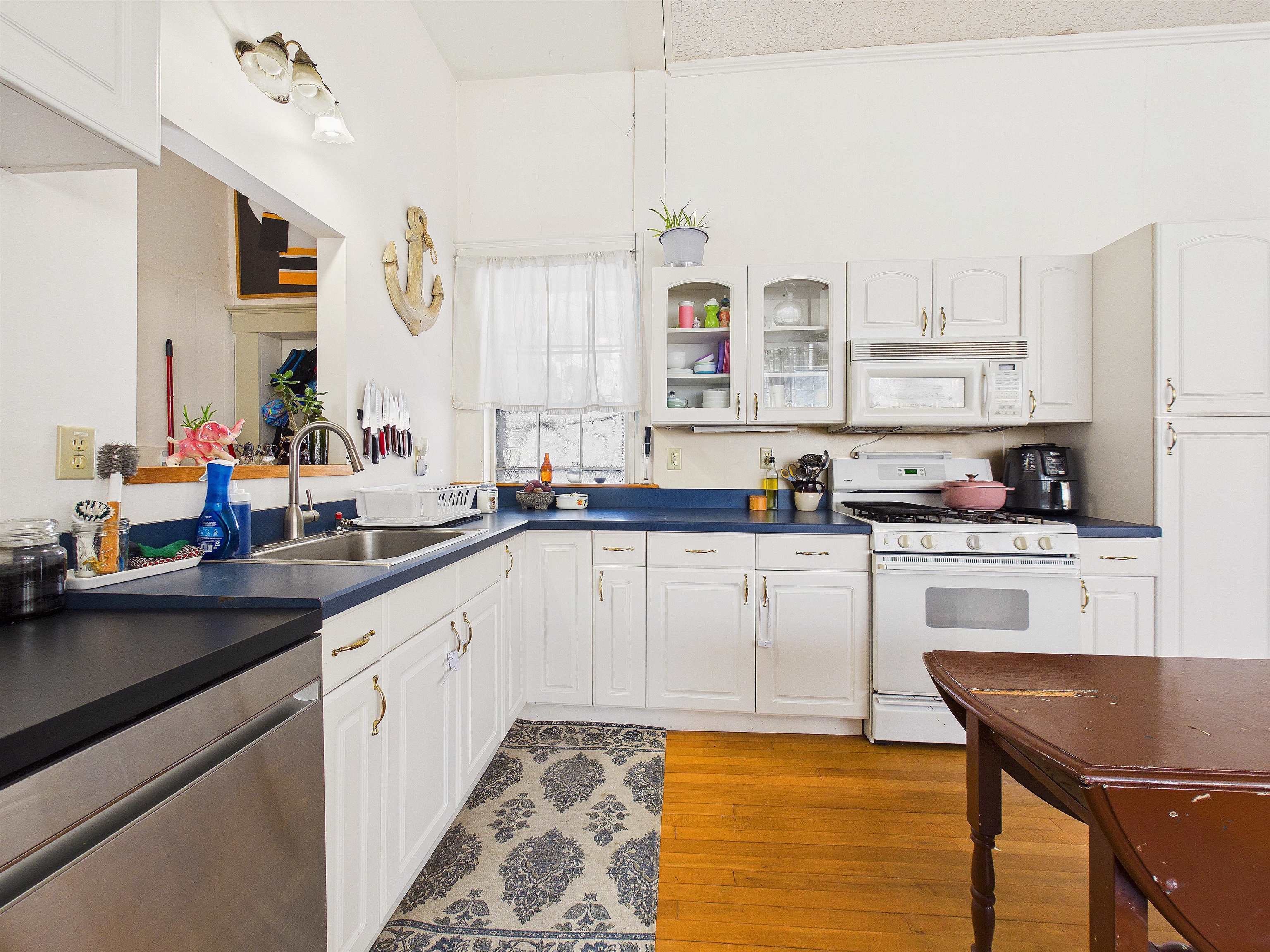 121 Howe Hill Road Pomfret, VT 05053 - Photo 4 of 32