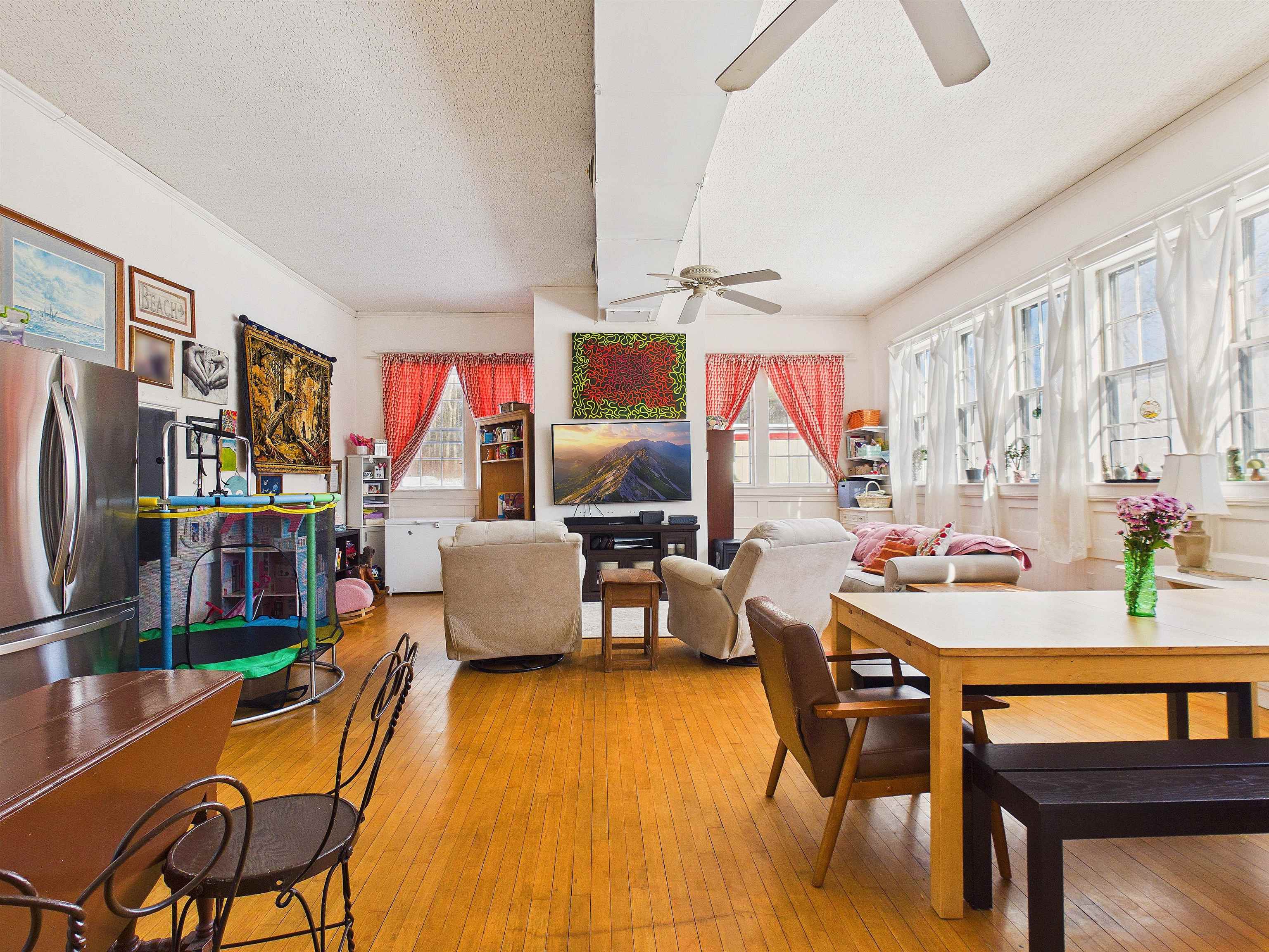 121 Howe Hill Road Pomfret, VT 05053 - Photo 8 of 32