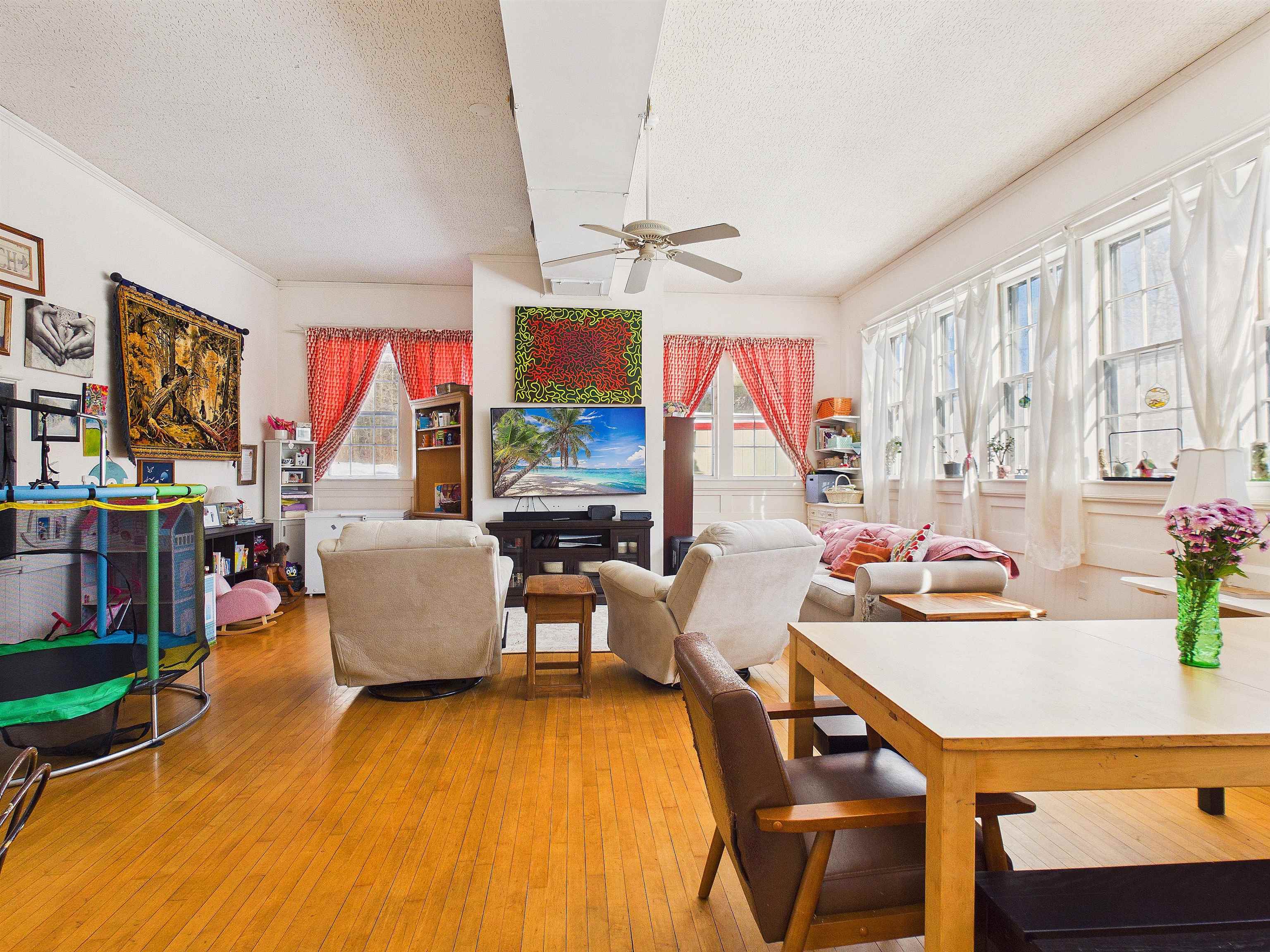 121 Howe Hill Road Pomfret, VT 05053 - Photo 10 of 32