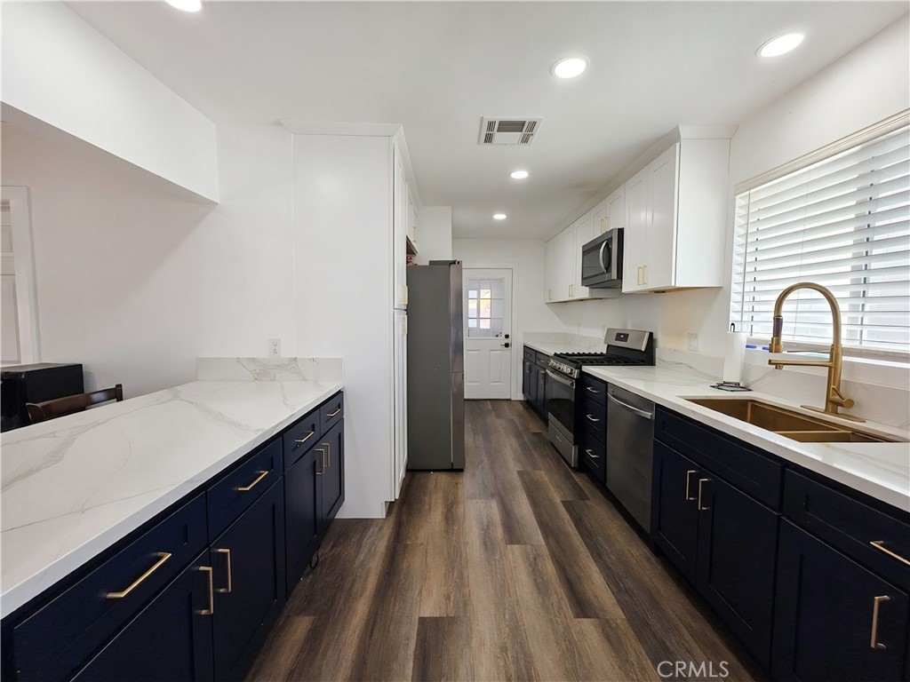 3665 Ross Street Riverside, CA 92503 - Photo 3 of 17