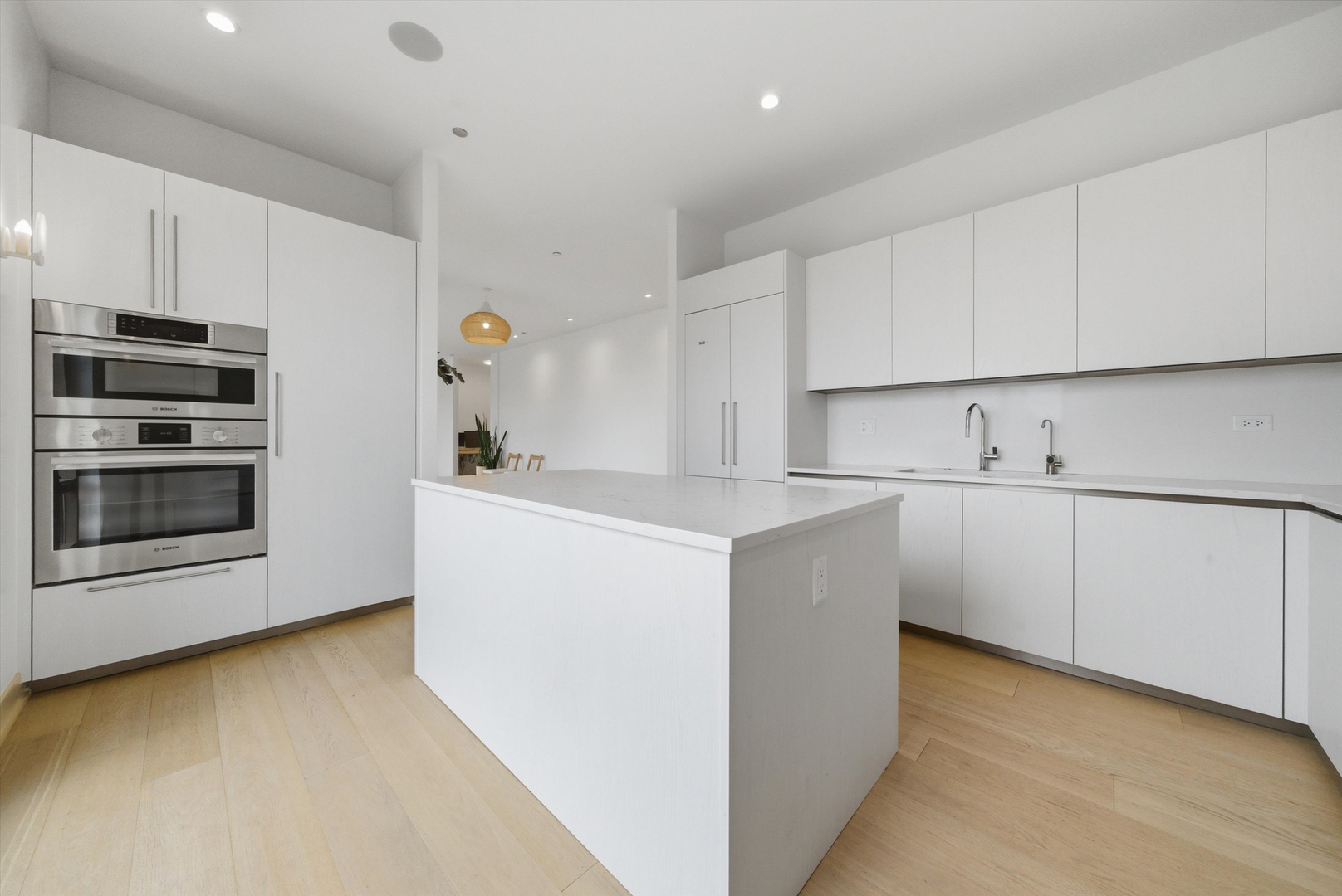 305 South Racine Avenue, Unit 5A Chicago, IL 60607 - Photo 13 of 32