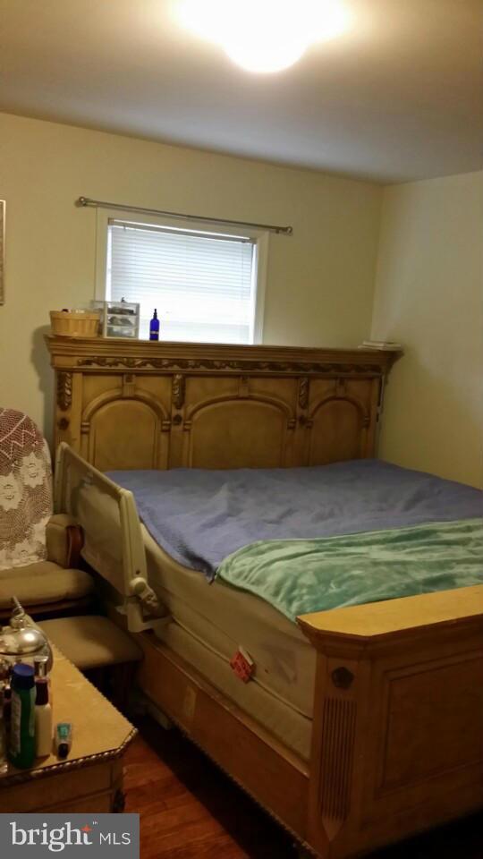 Bedroom (Master)