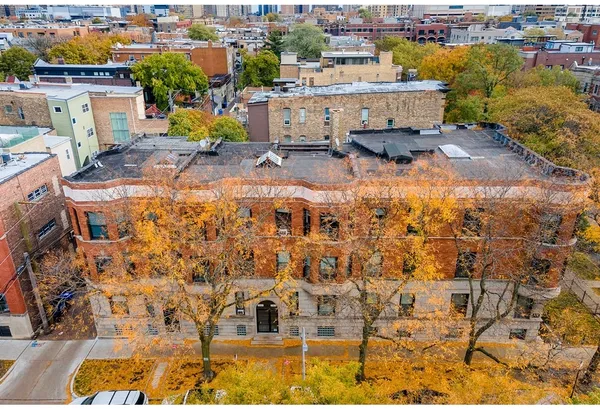 $3,345 | 2909 North Mildred Avenue, Unit 3, Chicago, IL 60657