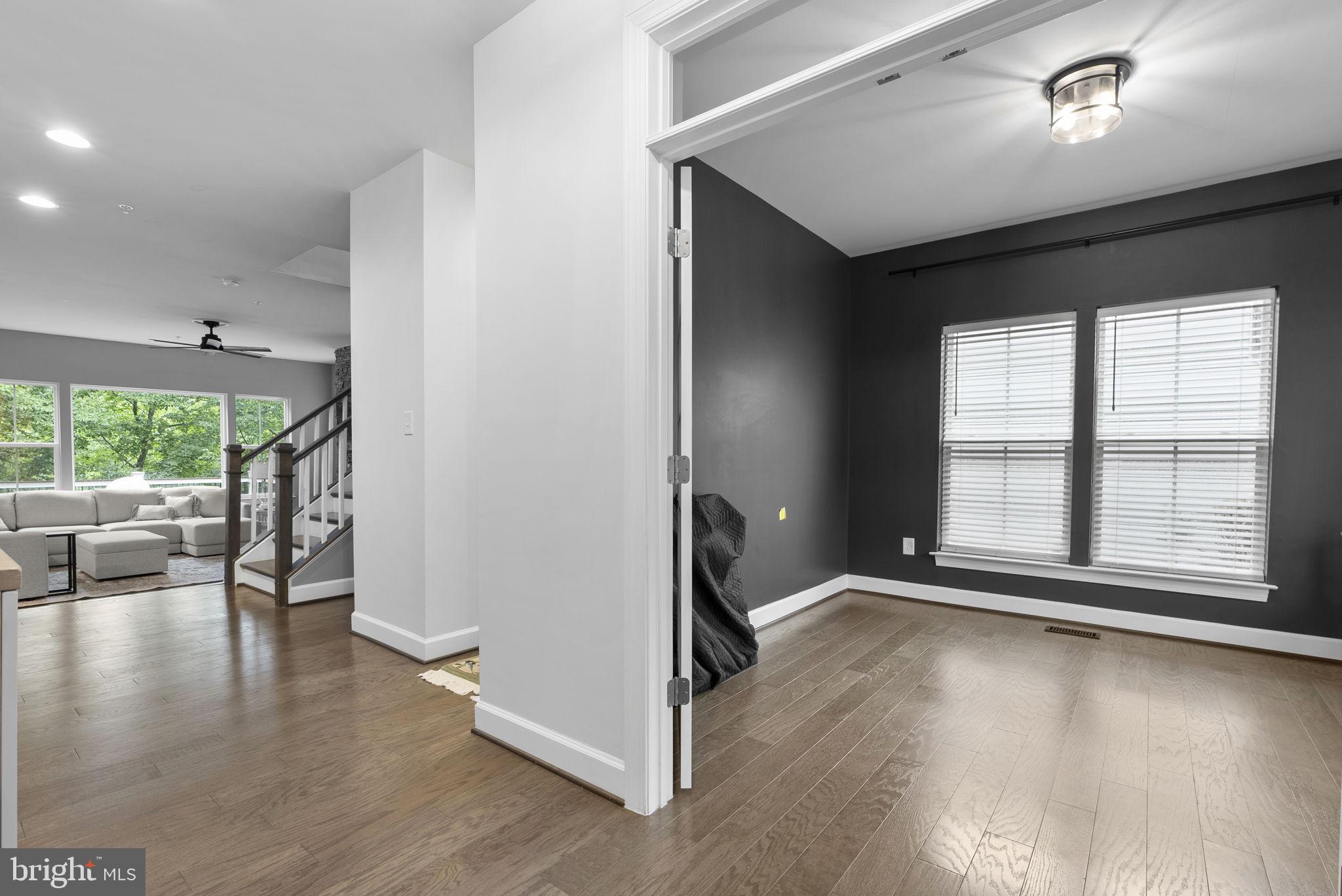 6822 West Shavano Road New Market, MD 21774 - Photo 3 of 59 Foyer