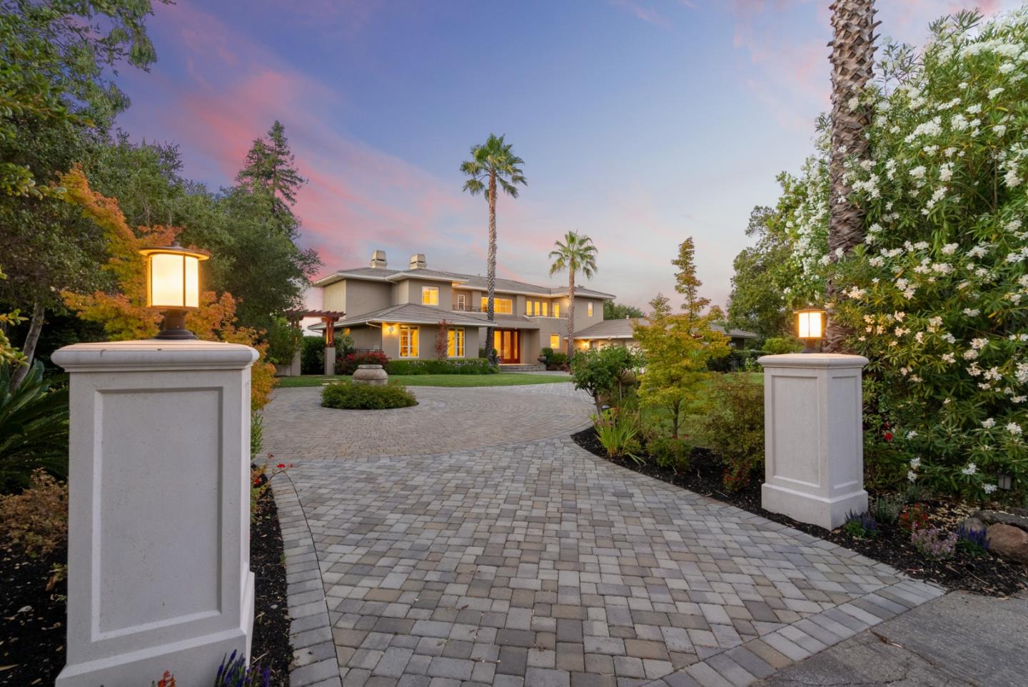 555 Santa Rosa Drive, Los Gatos, CA 95032 Compass