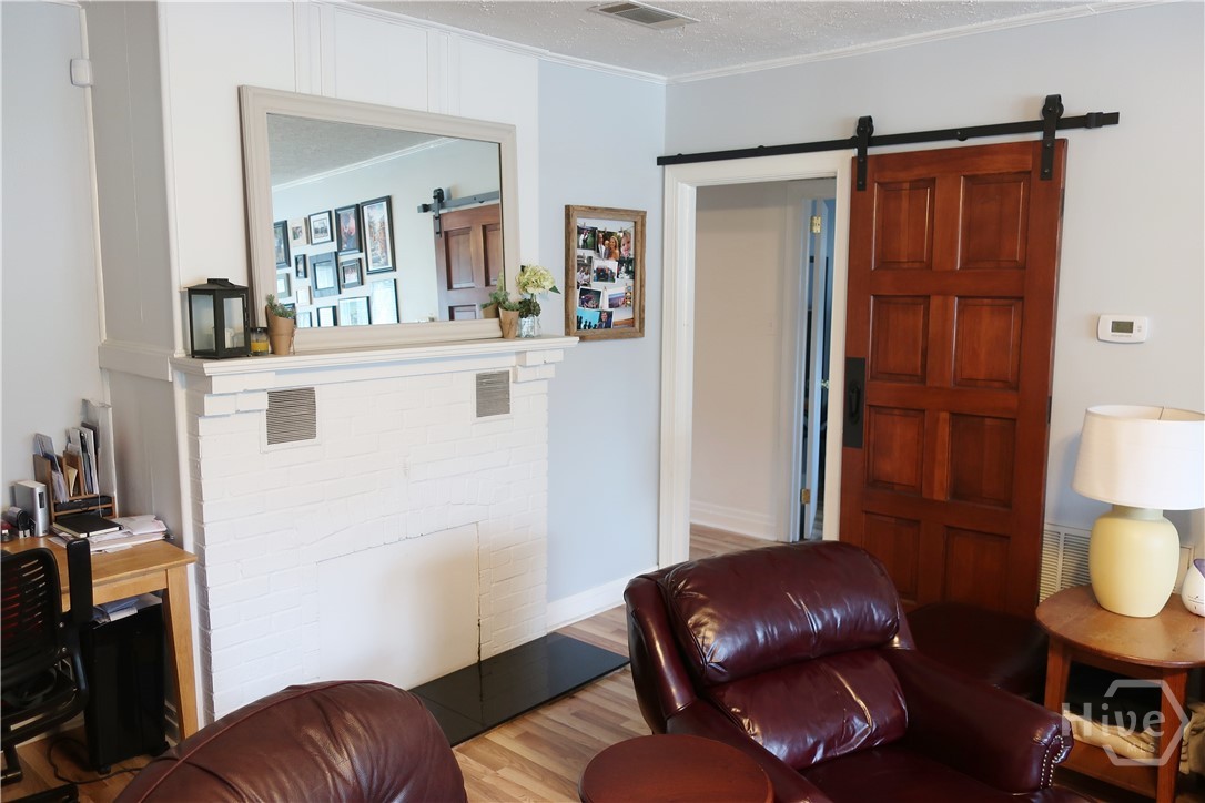 2102 East 37th Street Savannah, GA 31404 - Photo 6 of 16