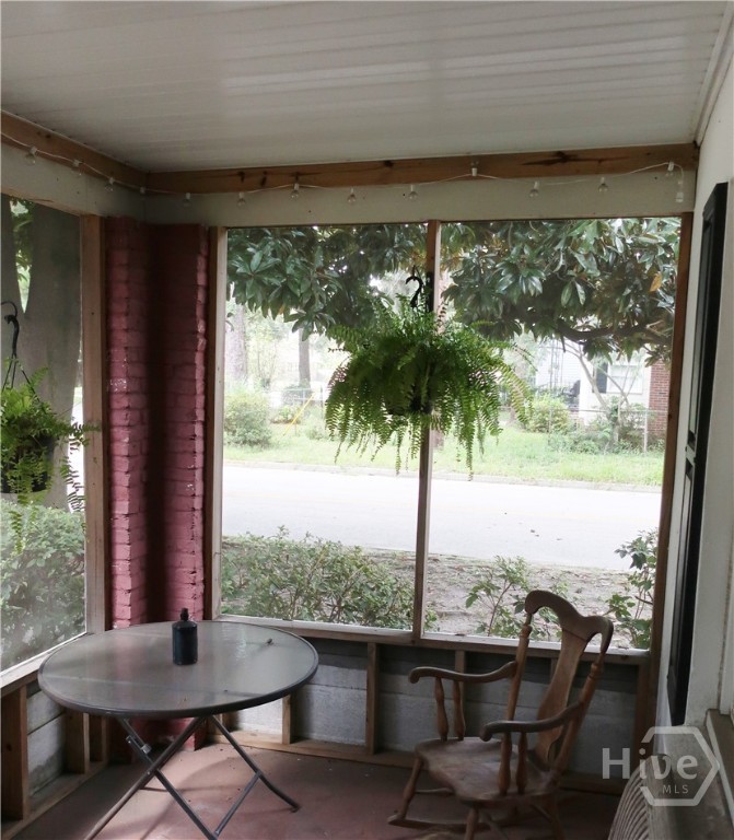 2102 East 37th Street Savannah, GA 31404 - Photo 7 of 16