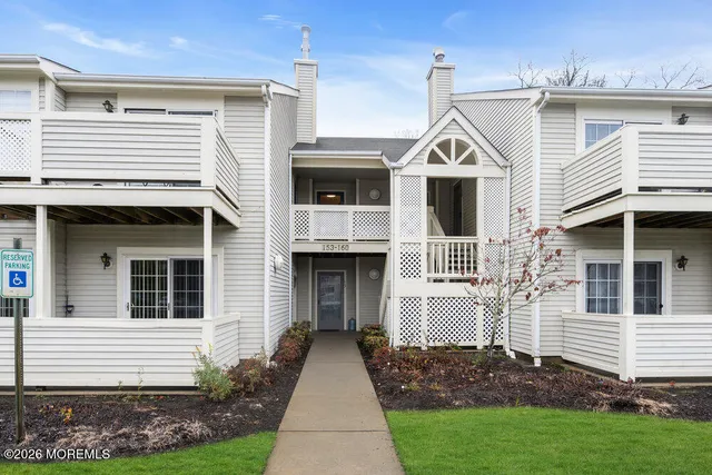 $325,000 | 156 Pinetree Court, Howell, NJ 07731