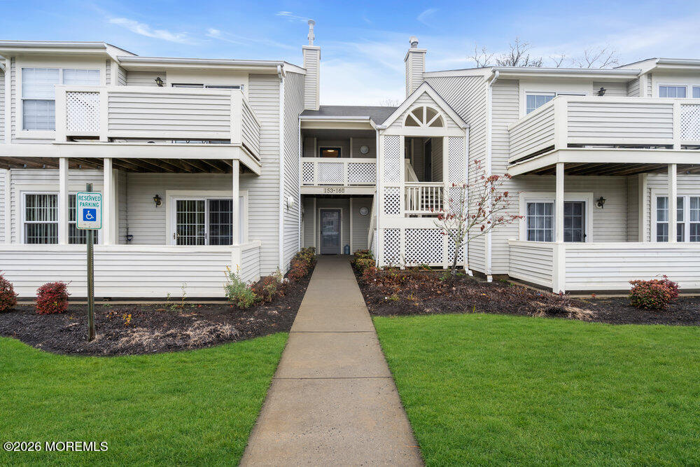 156 Pinetree Court Howell, NJ 07731 - Photo 3 of 29 003_dsc00117-1_251