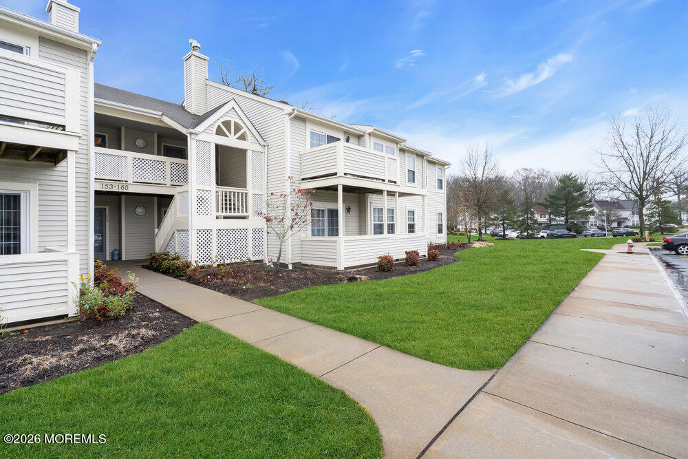 156 Pinetree Court Howell, NJ 07731 - Photo 4 of 29 004_dsc00122-1_674