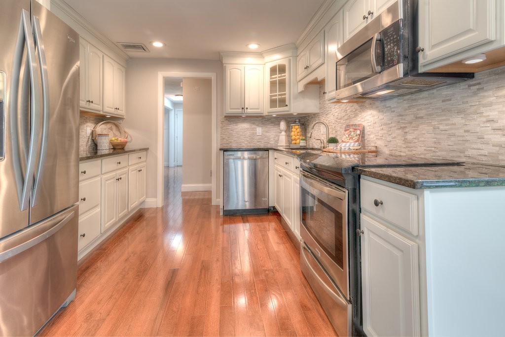 4 Rourke Lane Lynnfield, MA 01940 - Photo 11 of 28 Gallery Image 11