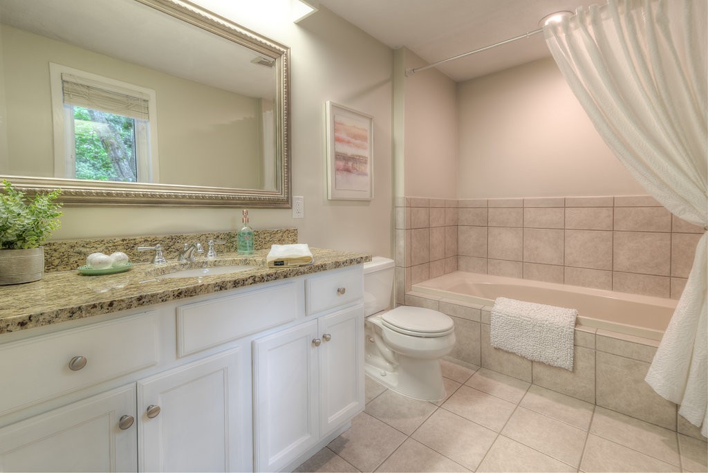 4 Rourke Lane Lynnfield, MA 01940 - Photo 16 of 28 Gallery Image 16