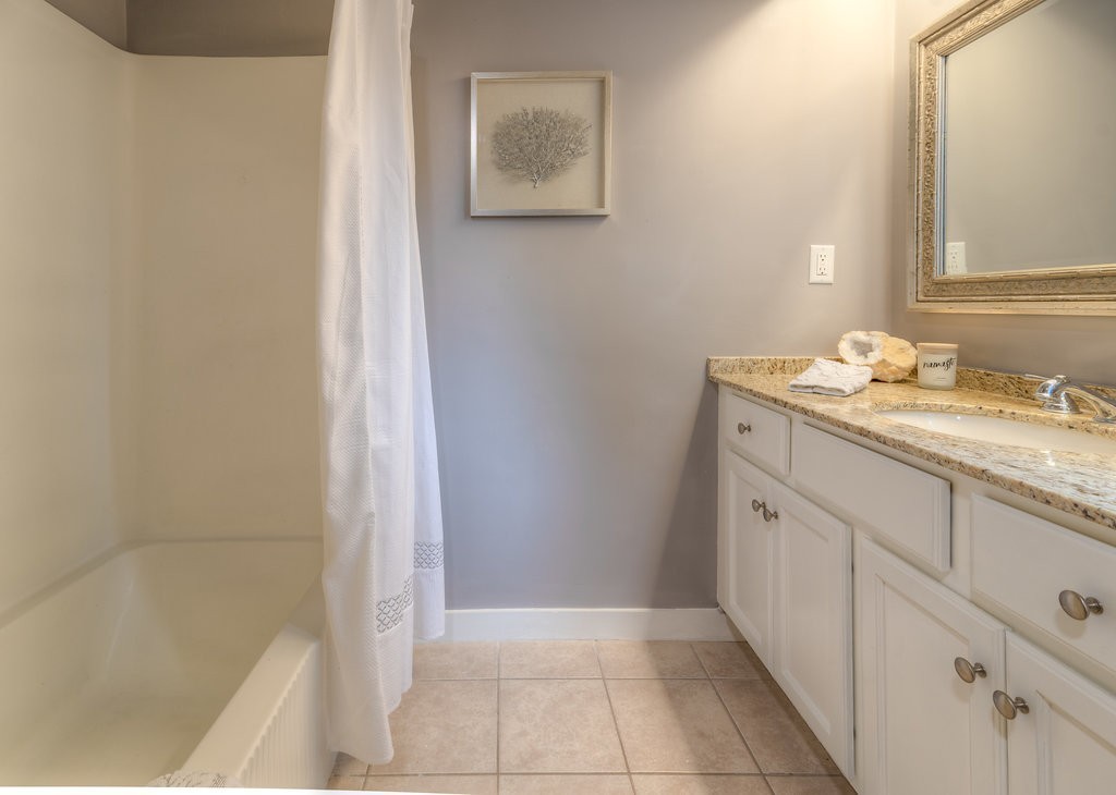 4 Rourke Lane Lynnfield, MA 01940 - Photo 20 of 28 Gallery Image 20