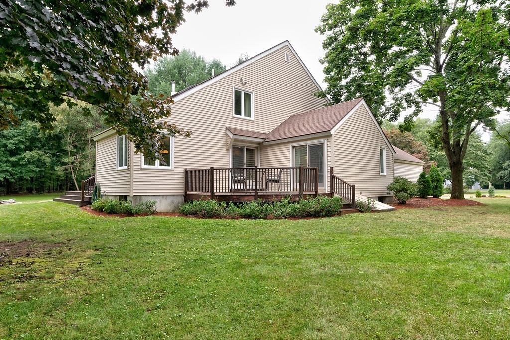 4 Rourke Lane Lynnfield, MA 01940 - Photo 24 of 28 Gallery Image 24