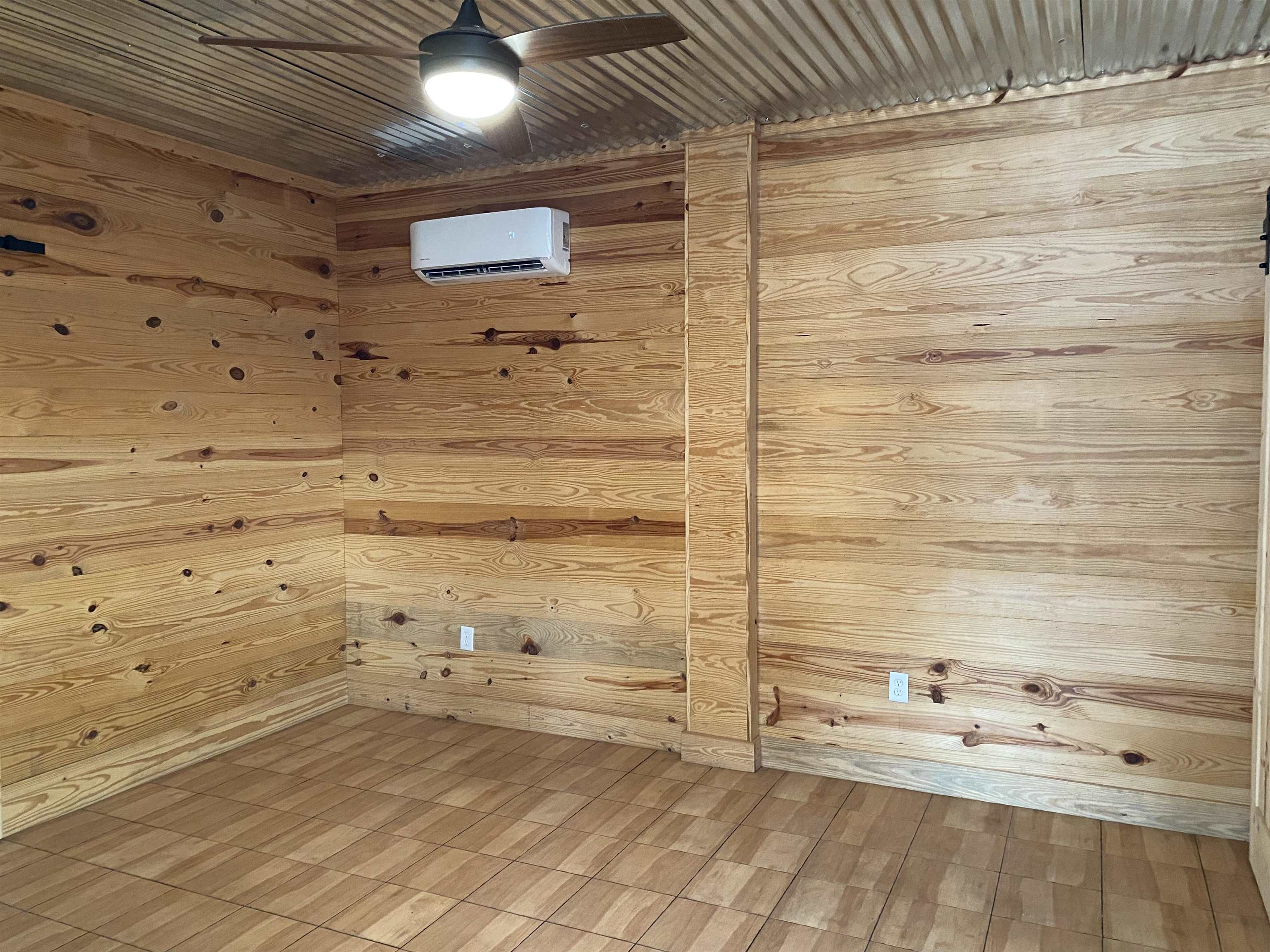 7561 Wenzel Road, Unit A9 Foley, AL 36535 - Photo 37 of 37 guest suite