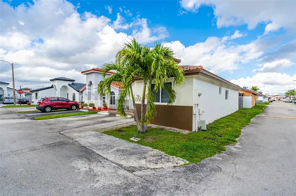 $475,000 | 7001 West 35th Avenue, Unit 169, Hialeah, FL 33018