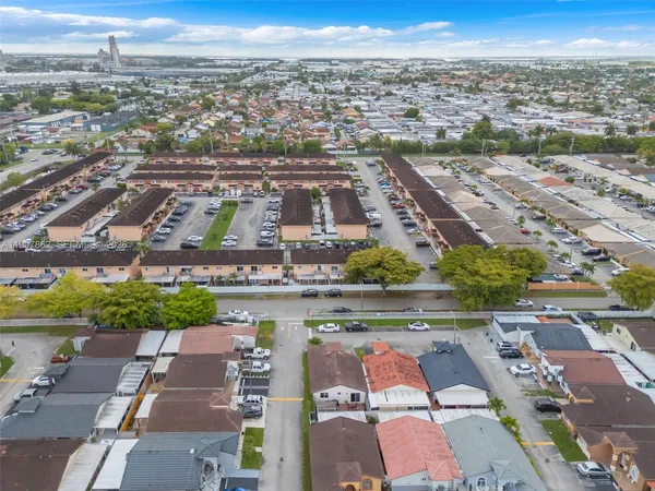 $475,000 | 7001 West 35th Avenue, Unit 169, Hialeah, FL 33018