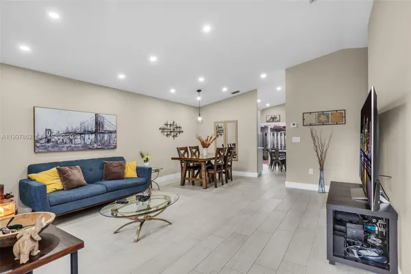 $475,000 | 7001 West 35th Avenue, Unit 169, Hialeah, FL 33018