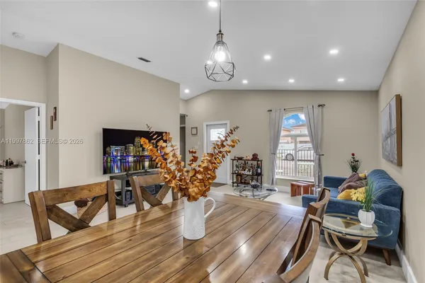 $475,000 | 7001 West 35th Avenue, Unit 169, Hialeah, FL 33018