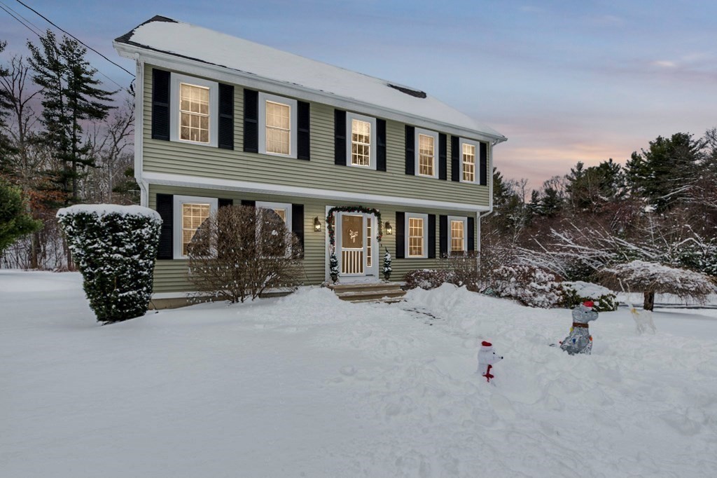 52 Shore Road North Brookfield, MA 01535 - Photo 3 of 42 Gallery Image 3