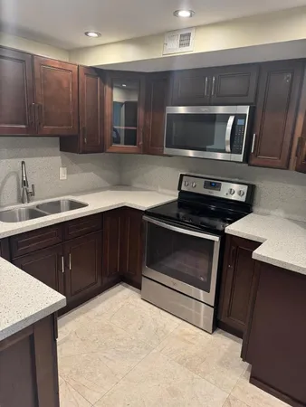 $124,900 | 7041 Environ Boulevard, Unit 326, Lauderhill, FL 33319