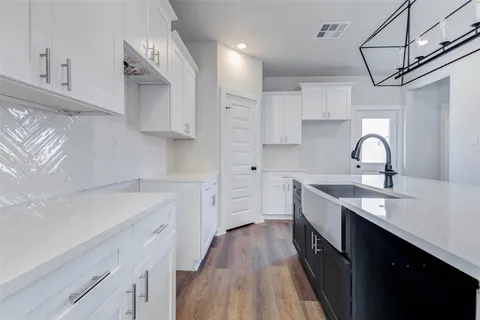 $369,900 | 6406 Pomona Court, Rosharon, TX 77583