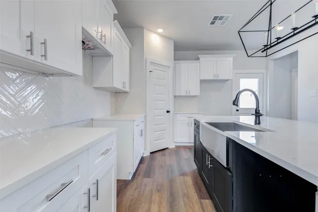 $369,900 | 6406 Pomona Court, Rosharon, TX 77583