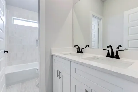 $369,900 | 6406 Pomona Court, Rosharon, TX 77583