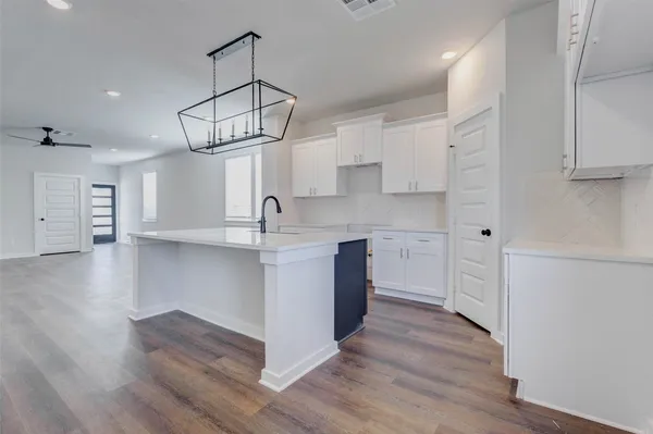 $369,900 | 6406 Pomona Court, Rosharon, TX 77583