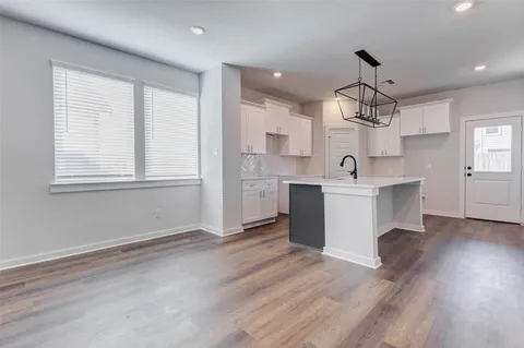 $369,900 | 6406 Pomona Court, Rosharon, TX 77583