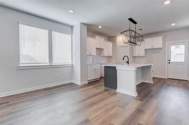 $369,900 | 6406 Pomona Court, Rosharon, TX 77583