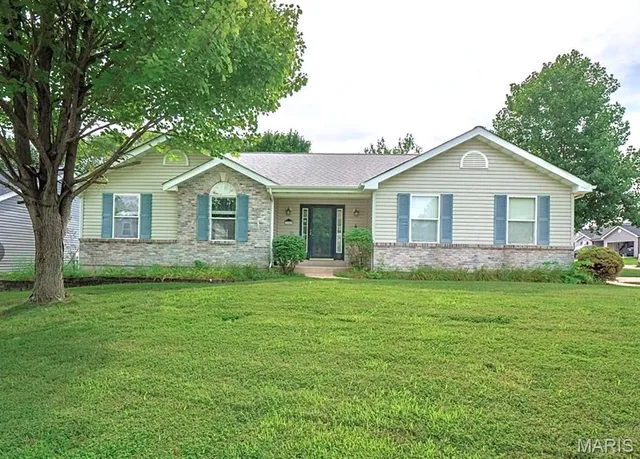$339,900 | 1102 Danielle Elizabeth Court, O'Fallon, MO 63366