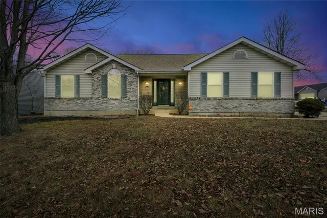 $339,900 | 1102 Danielle Elizabeth Court, O'Fallon, MO 63366