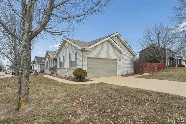 $339,900 | 1102 Danielle Elizabeth Court, O'Fallon, MO 63366