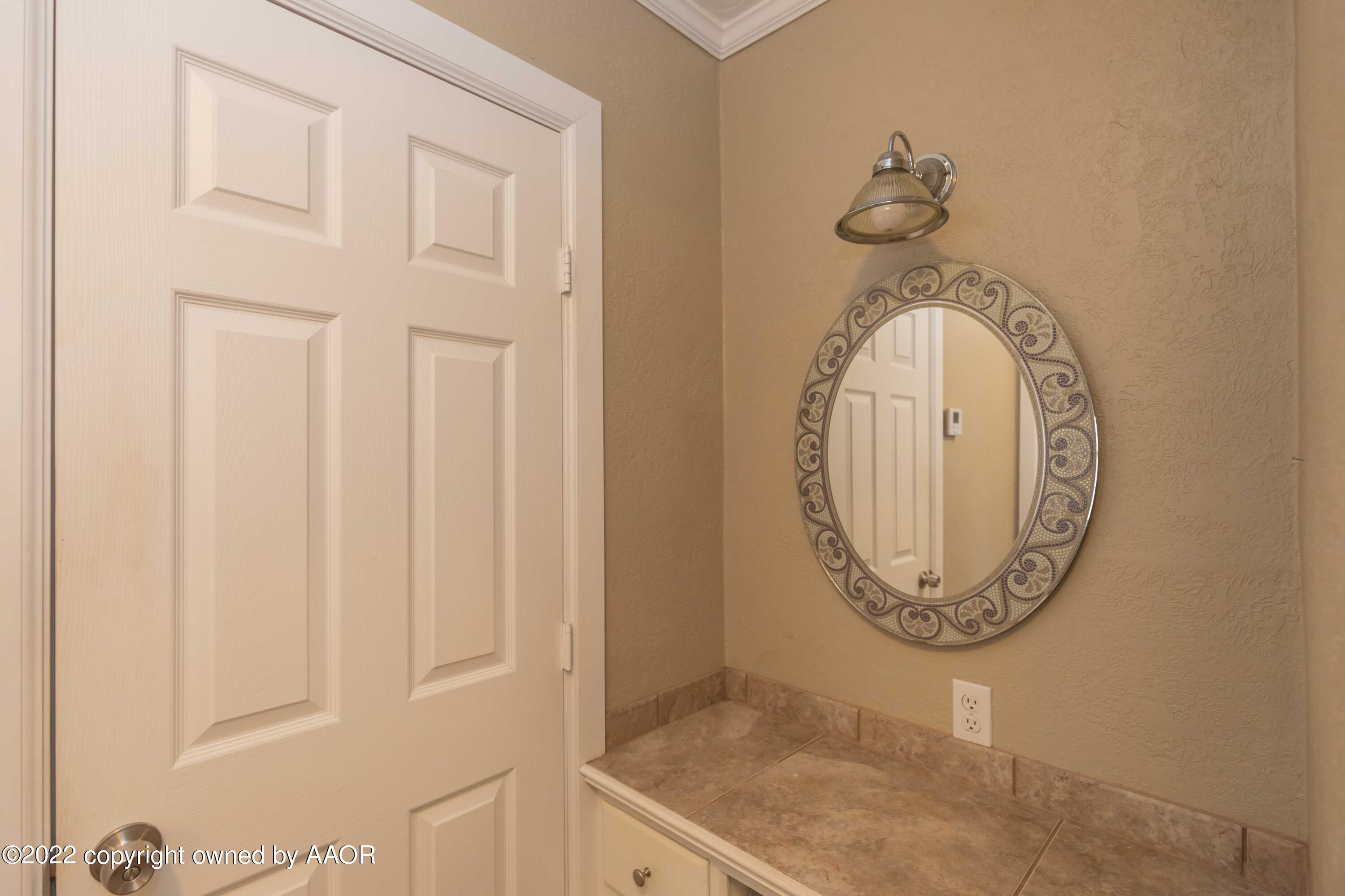 1006 South Lamar Street Amarillo, TX 79102 - Photo 14 of 32 an entryway with wooden floor